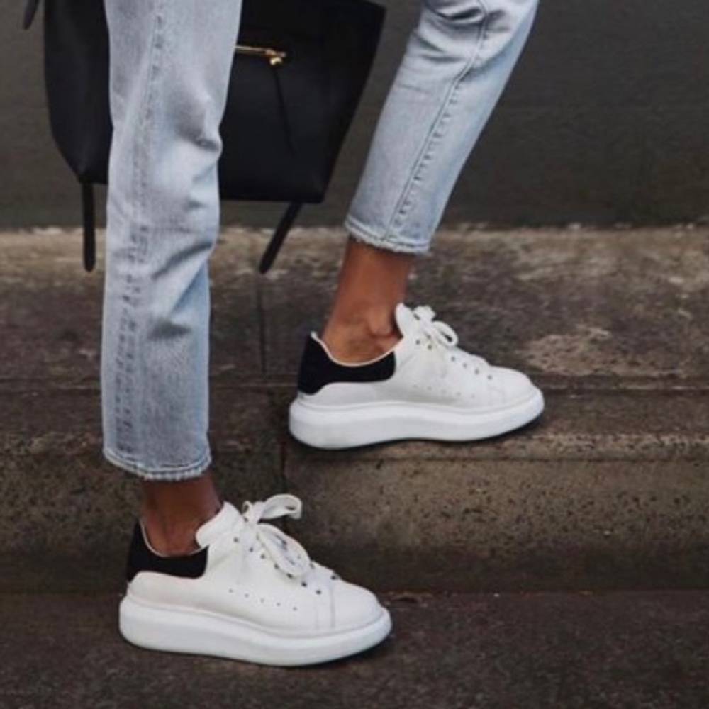 NWOT Steve Madden Glance Platform Sneakers